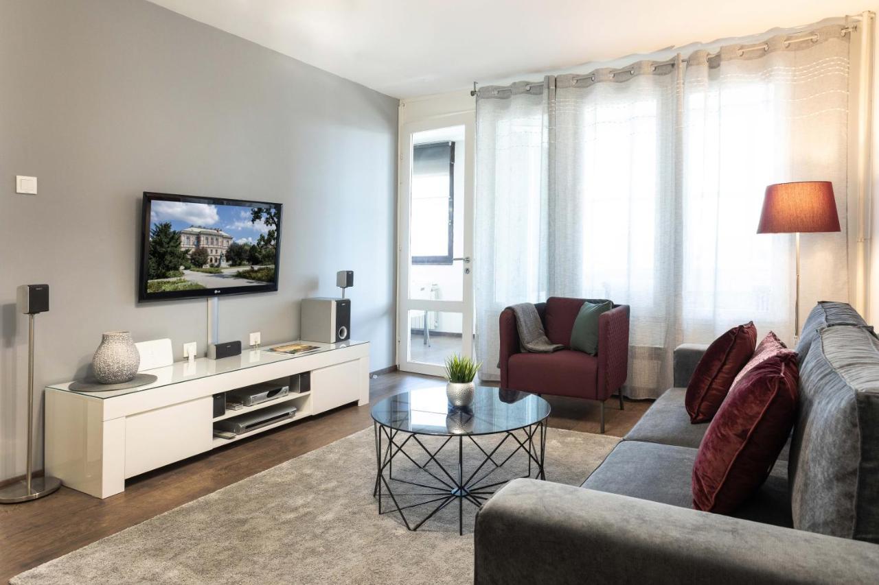 Modern Apartment Near Faculty Of El Engineering Загреб Екстер'єр фото